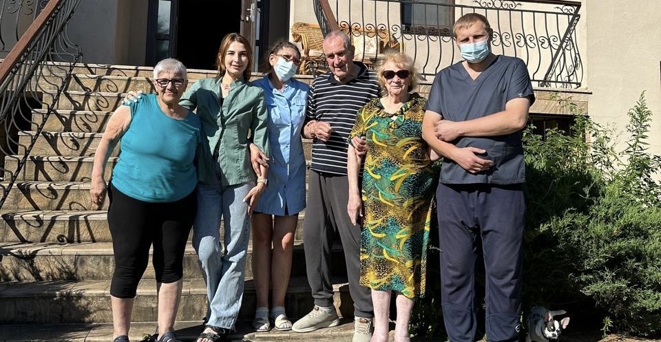 : Догляд за лежачими хворими пацієнтами у пансіонаті «Добрий Вік»: турбота та безпека 24/7